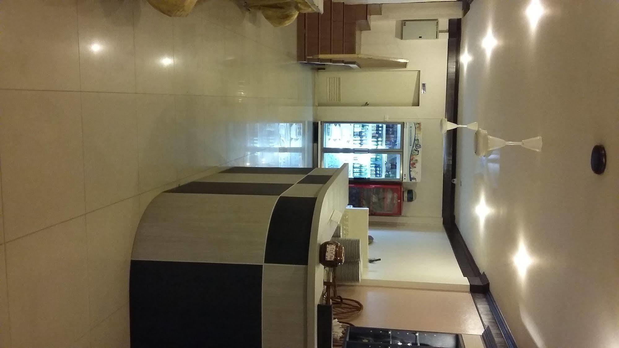 Hotel Sea Princess Patong Esterno foto